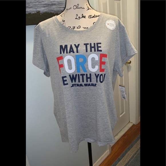 Disney Tops - 🦄DISNEY -STAR WARS GRAPHIC T-SHIRT Disney Tops - 🦄DISNEY -STAR WARS GRAPHIC T-SHIRT